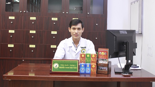 Bác sĩ Nguyễn Thanh Bảo Tuấn