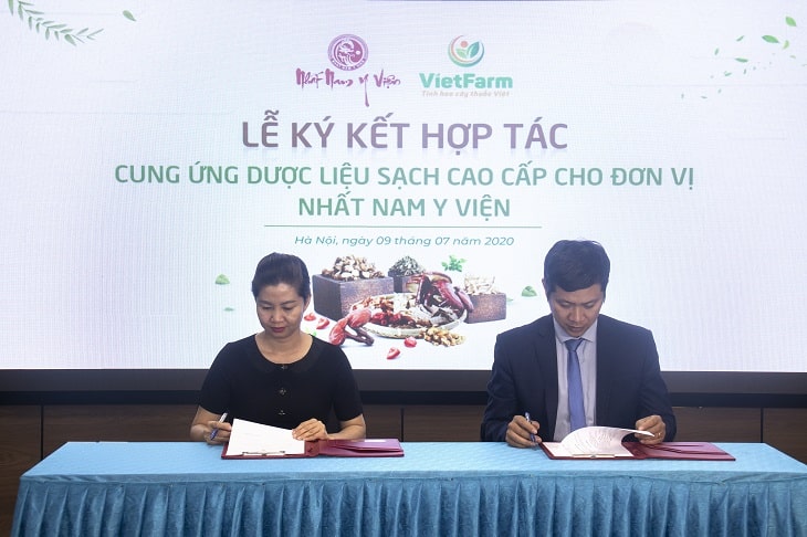 Lễ ký kết hợp tác giữa Nhất Nam Y Viện và Vietfarm nhằm mang đến những sản phẩm chất lượng nhất